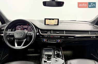 Внедорожник / Кроссовер Audi Q7 2017 в 