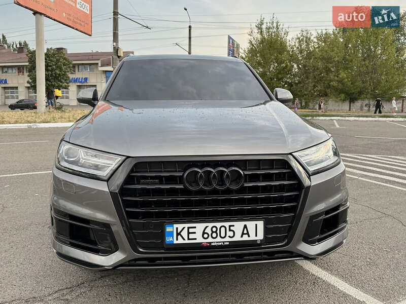 Позашляховик / Кросовер Audi Q7 2017 в Дніпрі