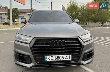 Внедорожник / Кроссовер Audi Q7 2017 в 