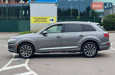 Внедорожник / Кроссовер Audi Q7 2016 в 