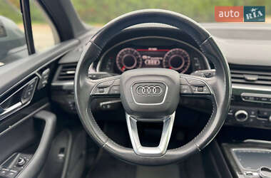 Внедорожник / Кроссовер Audi Q7 2016 в 