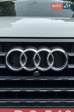 Внедорожник / Кроссовер Audi Q7 2017 в 