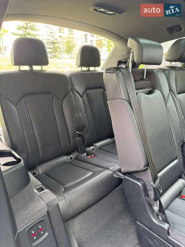 Внедорожник / Кроссовер Audi Q7 2017 в Ровно