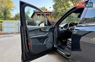 Внедорожник / Кроссовер Audi Q7 2017 в 