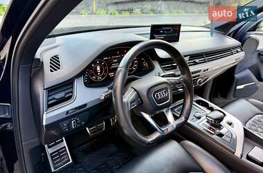 Внедорожник / Кроссовер Audi Q7 2017 в 