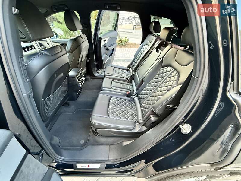 Позашляховик / Кросовер Audi Q7 2017 в Одесі