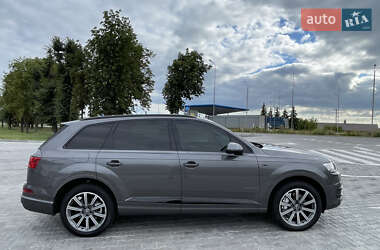 Внедорожник / Кроссовер Audi Q7 2018 в 