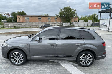 Внедорожник / Кроссовер Audi Q7 2018 в 