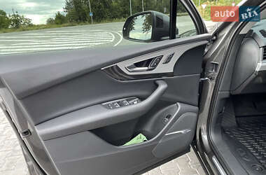 Внедорожник / Кроссовер Audi Q7 2018 в 