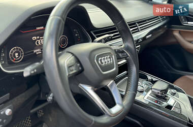 Внедорожник / Кроссовер Audi Q7 2018 в 