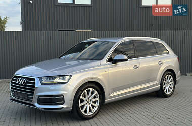 Внедорожник / Кроссовер Audi Q7 2015 в 