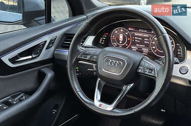 Внедорожник / Кроссовер Audi Q7 2015 в 