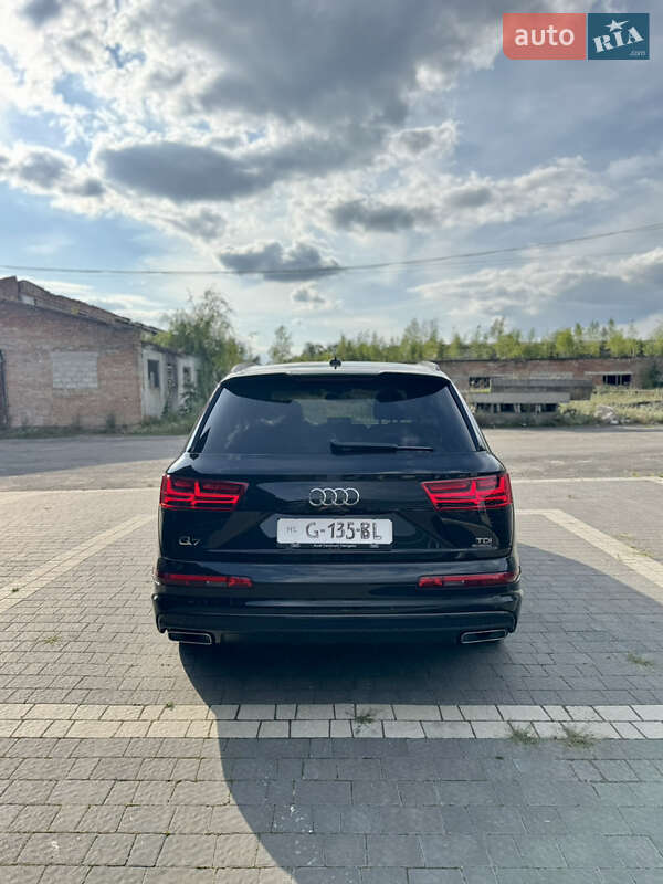 Внедорожник / Кроссовер Audi Q7 2018 в Вараше фото 6 Внедорожник / Кроссовер Audi Q7 2018 в Вараше