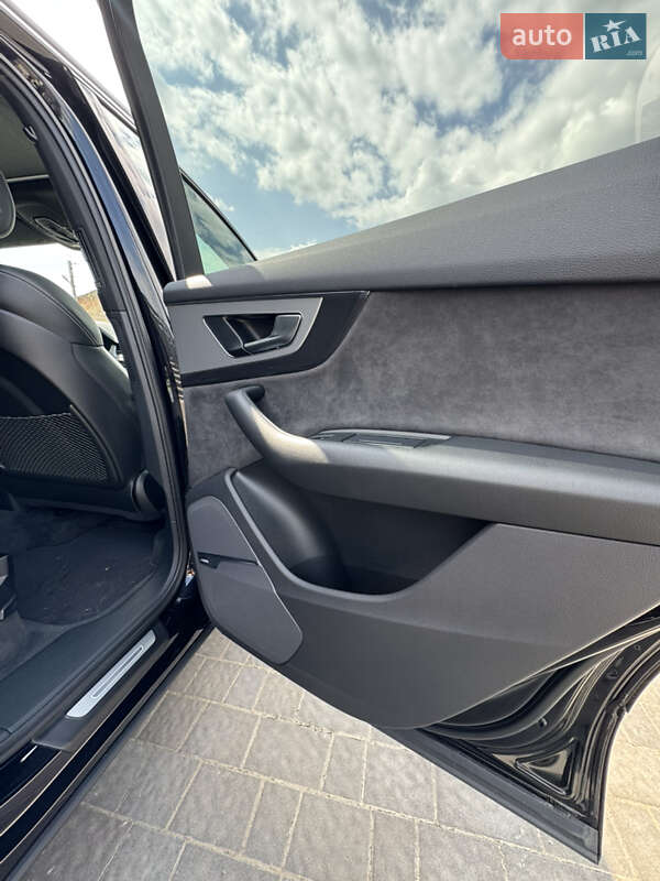 Внедорожник / Кроссовер Audi Q7 2018 в Вараше фото 17 Внедорожник / Кроссовер Audi Q7 2018 в Вараше