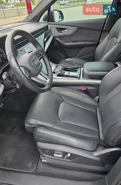 Внедорожник / Кроссовер Audi Q7 2020 в 