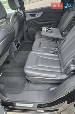 Внедорожник / Кроссовер Audi Q7 2020 в 