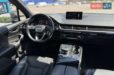 Внедорожник / Кроссовер Audi Q7 2016 в 