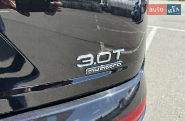 Внедорожник / Кроссовер Audi Q7 2016 в 