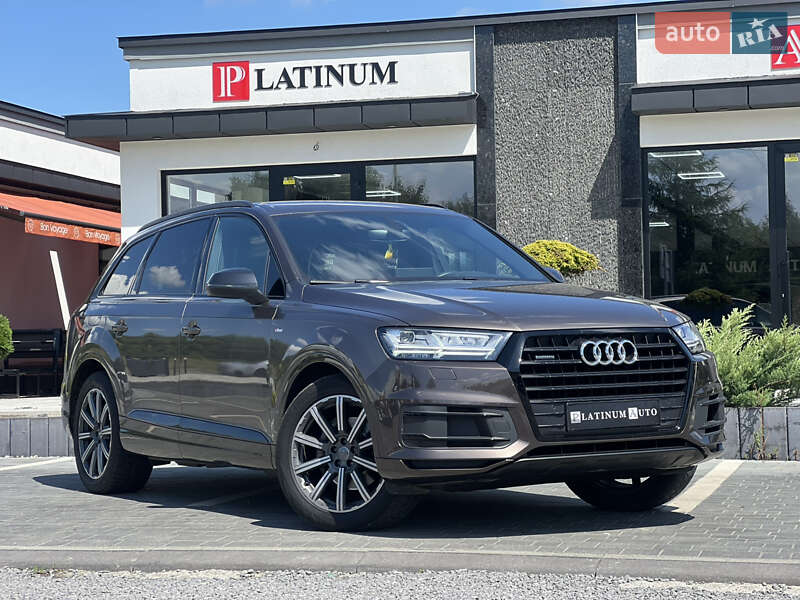 Внедорожник / Кроссовер Audi Q7 2017 в 