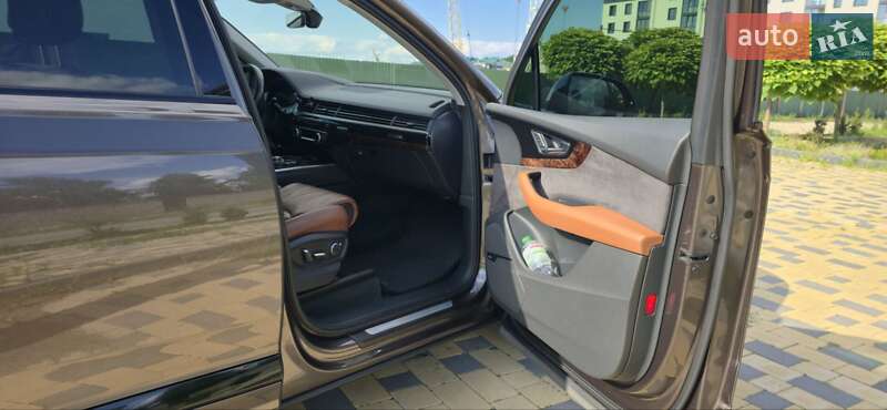 Позашляховик / Кросовер Audi Q7 2016 в Вінниці
