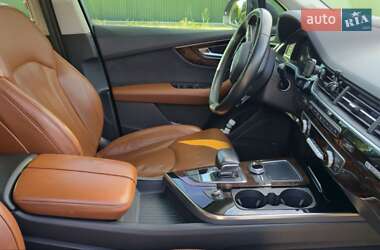 Внедорожник / Кроссовер Audi Q7 2016 в 