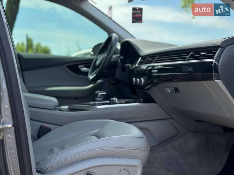 Позашляховик / Кросовер Audi Q7 2016 в Львові