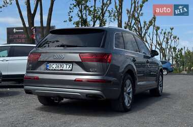 Внедорожник / Кроссовер Audi Q7 2016 в 
