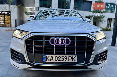 Внедорожник / Кроссовер Audi Q7 2023 в 
