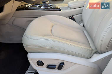 Внедорожник / Кроссовер Audi Q7 2015 в 