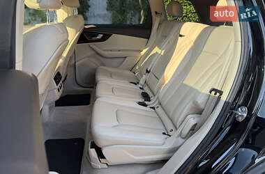Внедорожник / Кроссовер Audi Q7 2015 в 