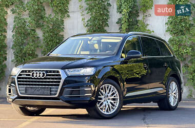 Позашляховик / Кросовер Audi Q7 2015 в Рівному