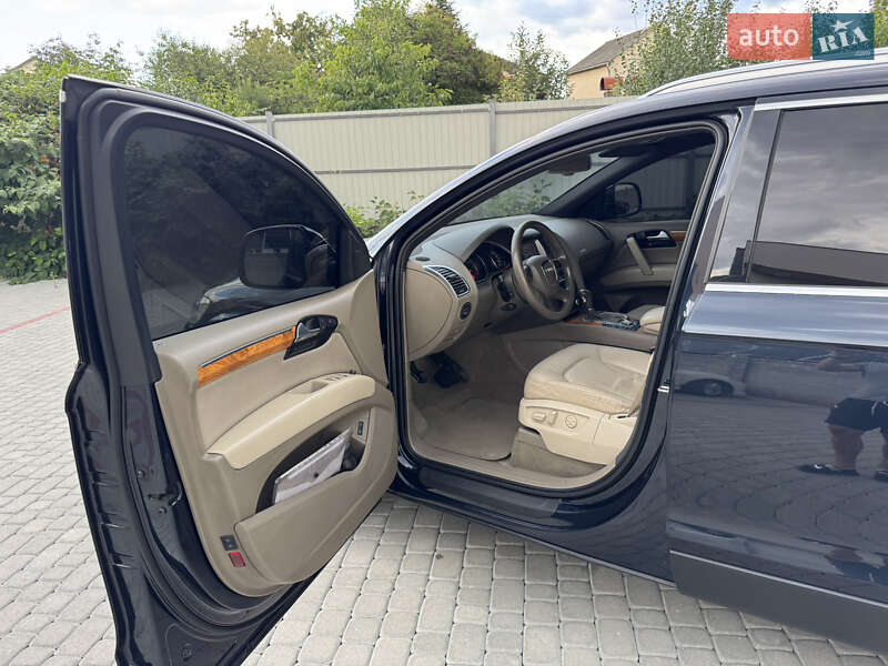 Внедорожник / Кроссовер Audi Q7 2007 в Мукачево