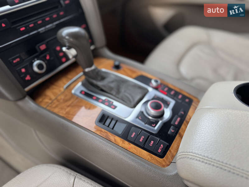 Внедорожник / Кроссовер Audi Q7 2007 в Мукачево