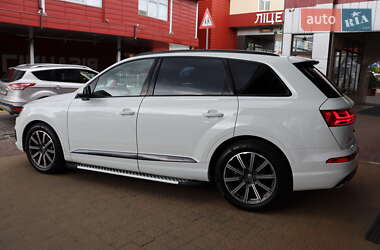 Внедорожник / Кроссовер Audi Q7 2016 в 