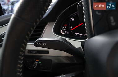 Внедорожник / Кроссовер Audi Q7 2016 в 
