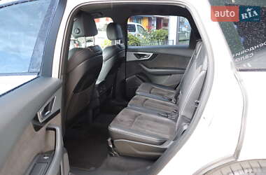 Внедорожник / Кроссовер Audi Q7 2016 в 