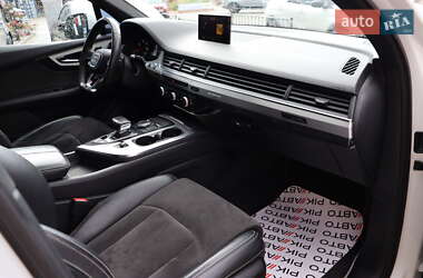 Внедорожник / Кроссовер Audi Q7 2016 в 
