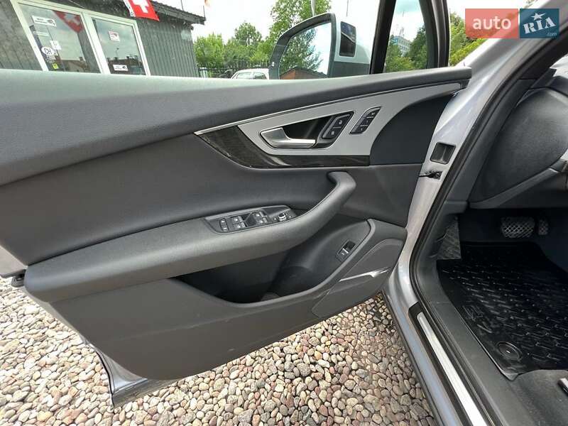 Внедорожник / Кроссовер Audi Q7 2017 в Любомле