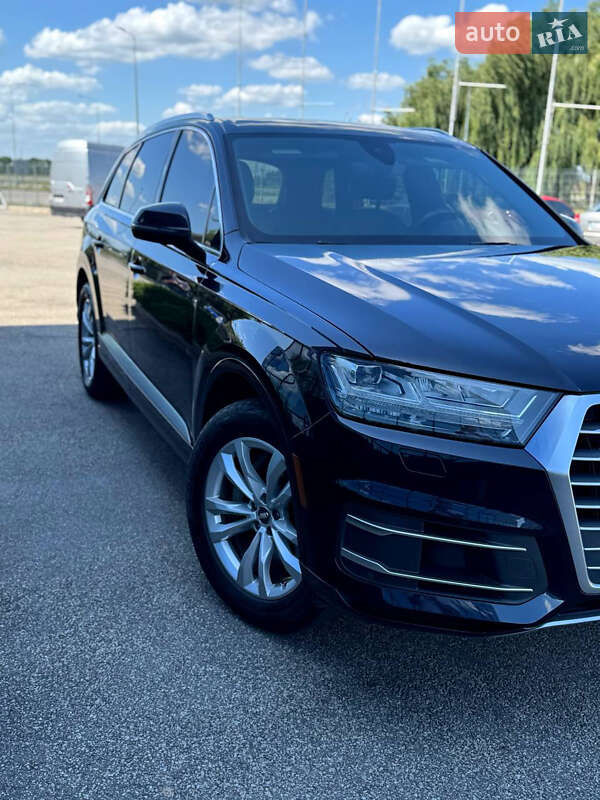 Внедорожник / Кроссовер Audi Q7 2017 в Днепре