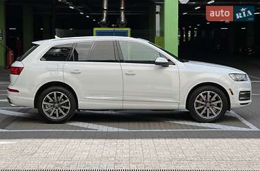 Внедорожник / Кроссовер Audi Q7 2019 в 