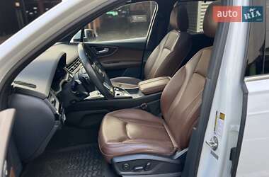 Внедорожник / Кроссовер Audi Q7 2019 в 