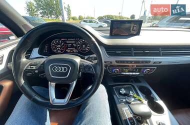 Внедорожник / Кроссовер Audi Q7 2017 в 