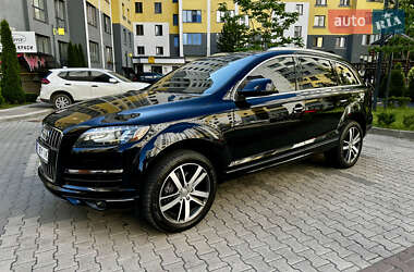 Внедорожник / Кроссовер Audi Q7 2015 в 