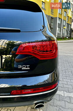 Внедорожник / Кроссовер Audi Q7 2015 в 