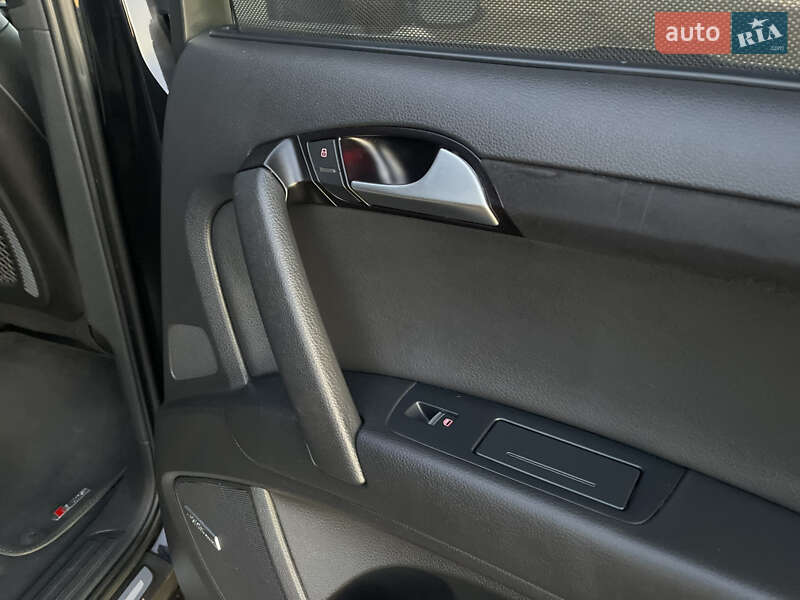 Внедорожник / Кроссовер Audi Q7 2015 в Днепре