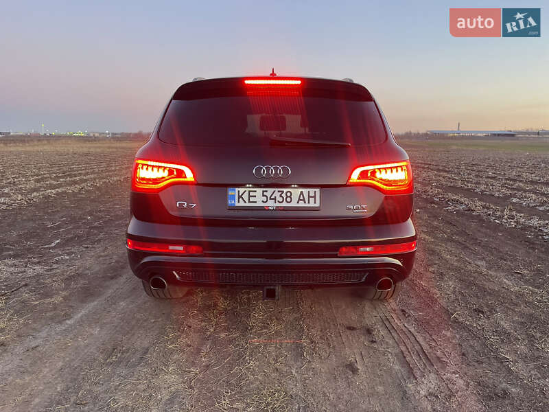 Внедорожник / Кроссовер Audi Q7 2015 в Днепре