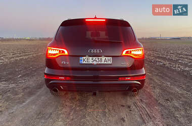 Внедорожник / Кроссовер Audi Q7 2015 в 