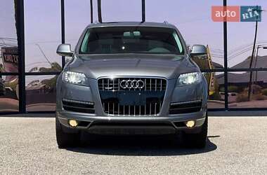 Внедорожник / Кроссовер Audi Q7 2015 в 