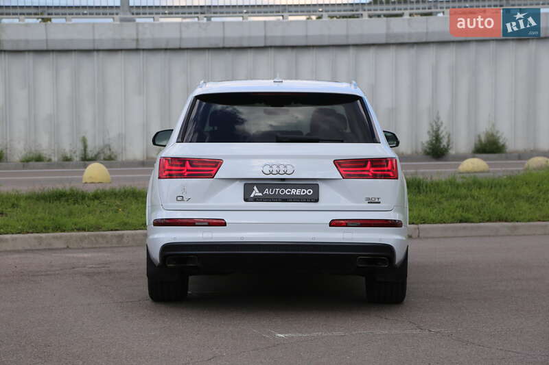 Позашляховик / Кросовер Audi Q7 2018 в Києві