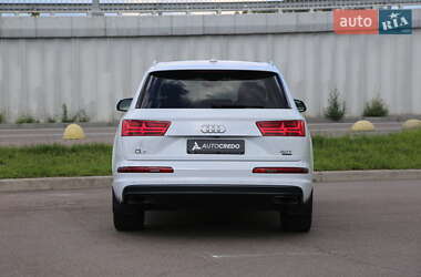 Внедорожник / Кроссовер Audi Q7 2018 в 